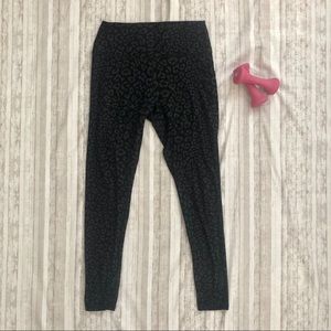💪🏻 Unknown Black/Grey Cheetah Medium Leggings